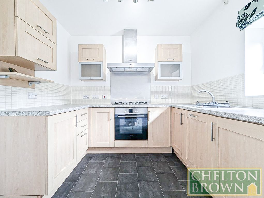 Property photo 3 of 15 Kitchen