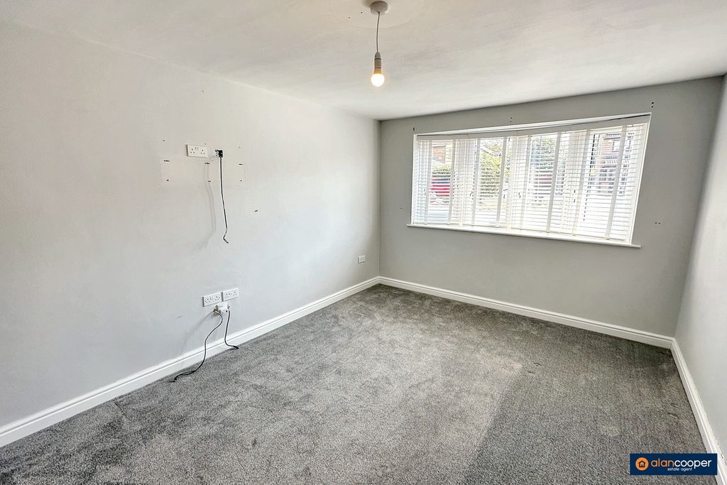 Property photo 3 of 18 4486936