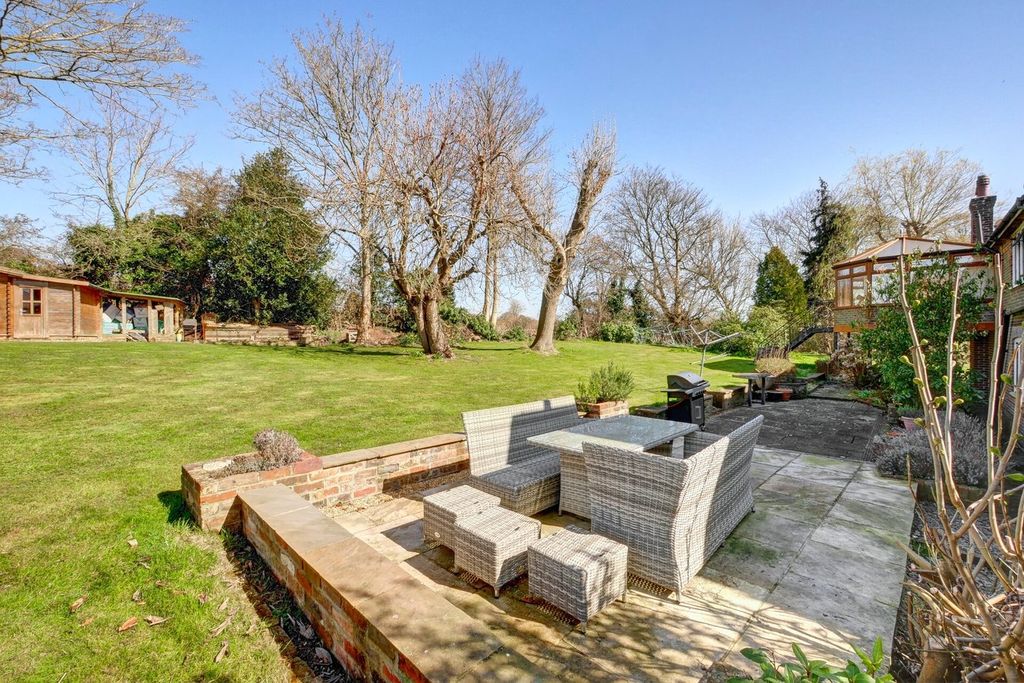 Property photo 3 of 35