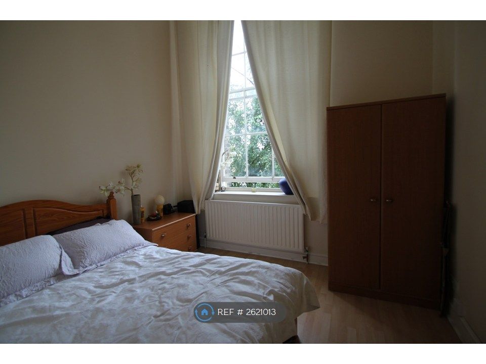 Property photo 3 of 11 Bedroom 2