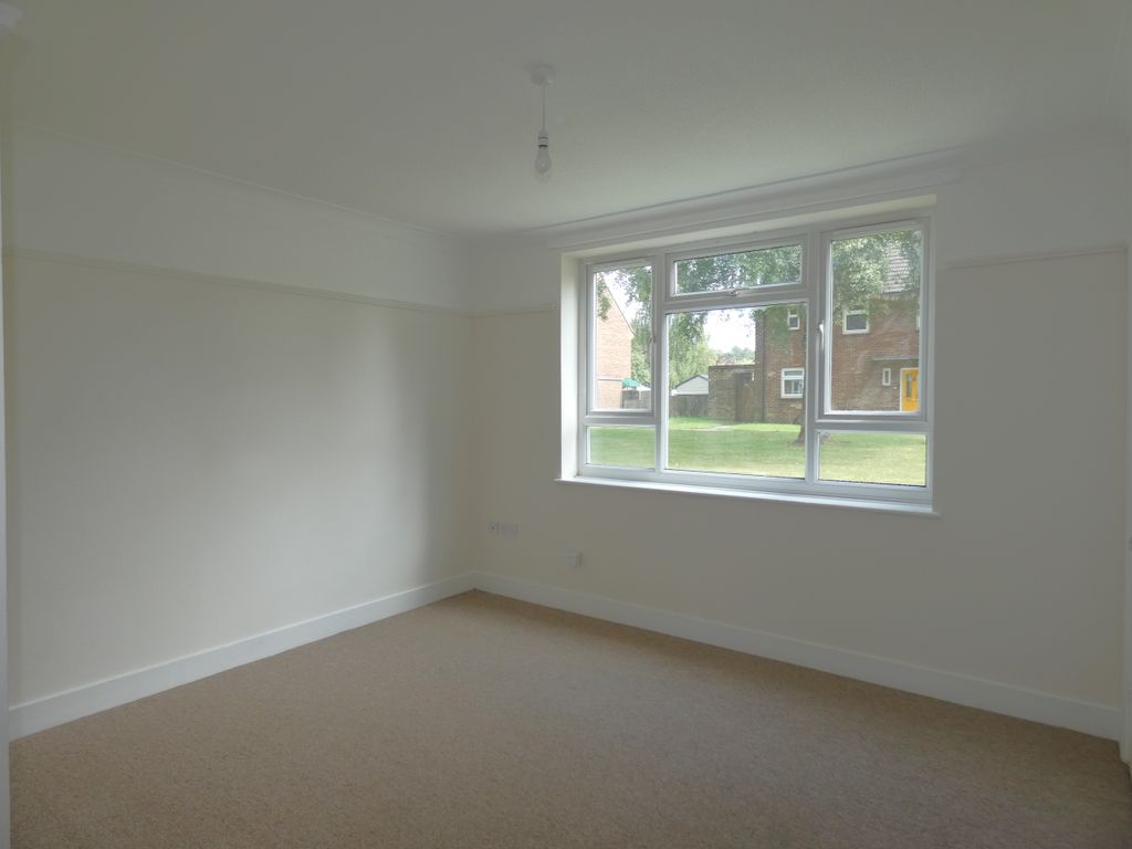 Property photo 2 of 10 Pic 2 Living Room.Jpg