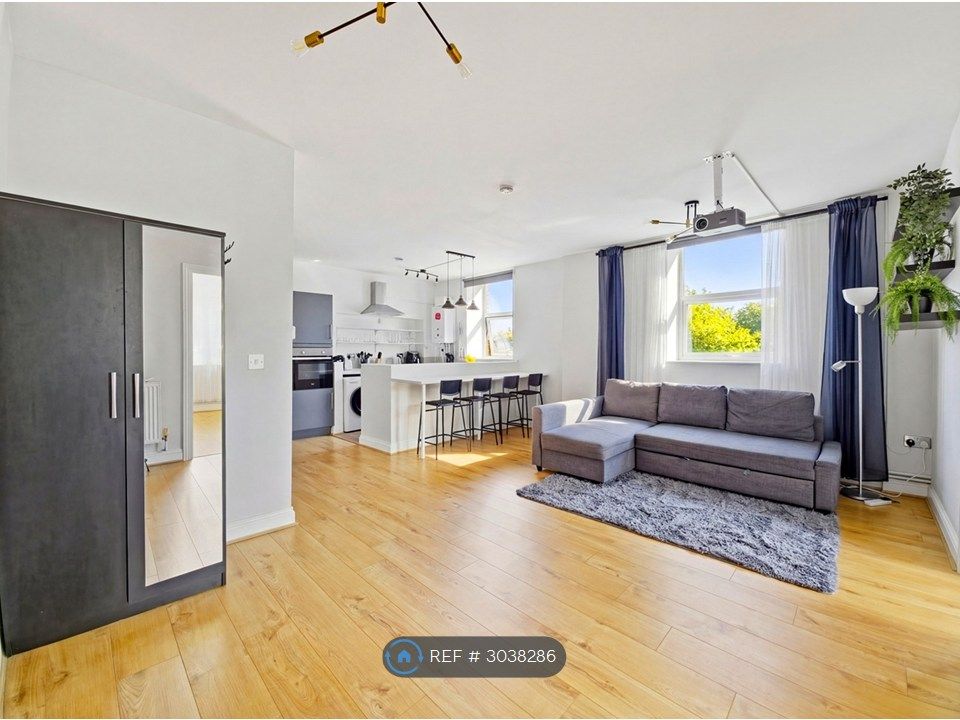 Property photo 1 of 32