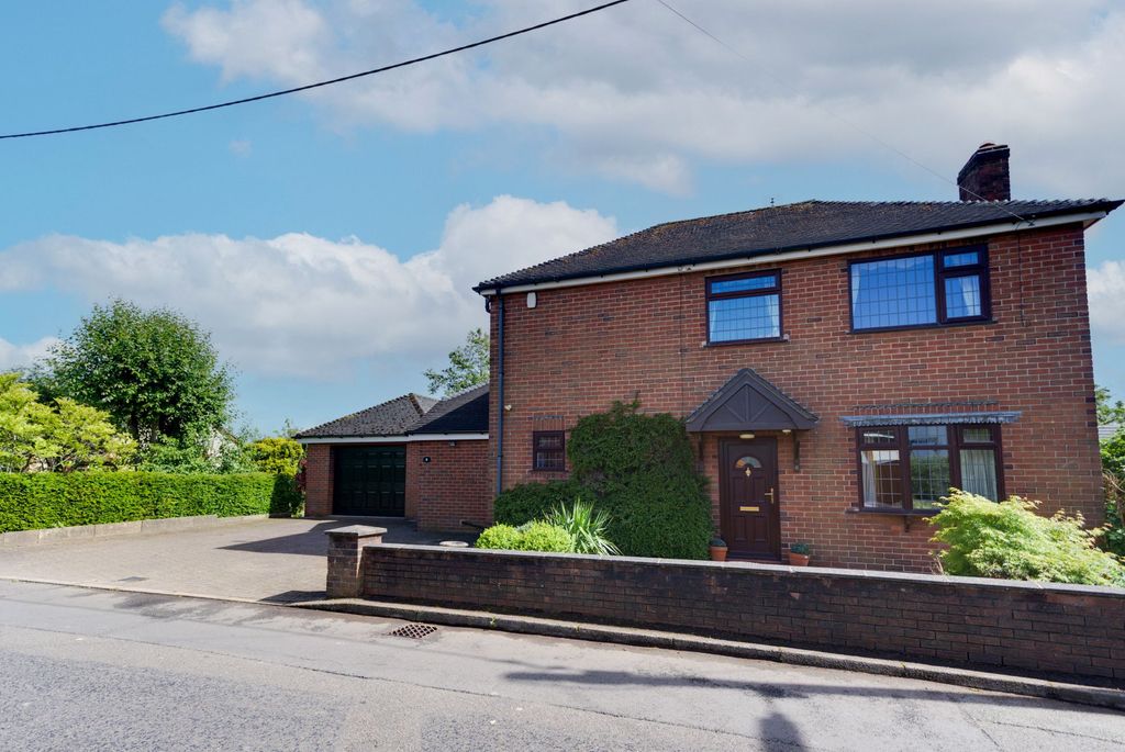 Property photo 2 of 31