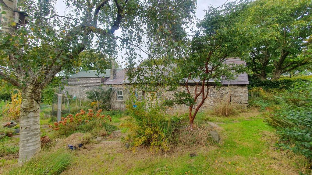 Property photo 2 of 36