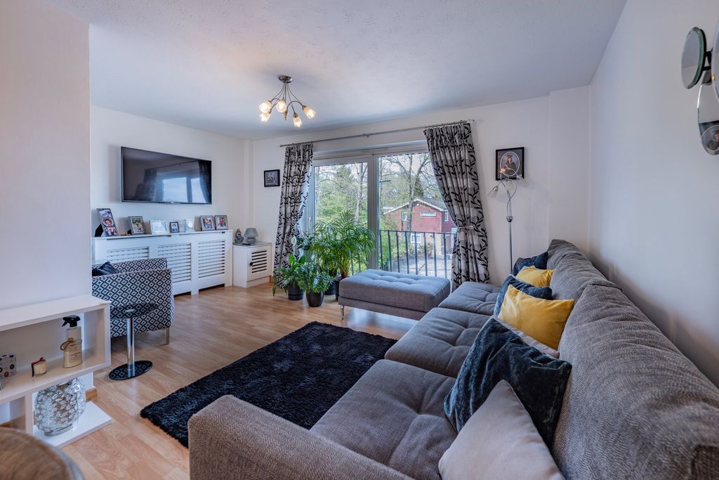 Property photo 3 of 25