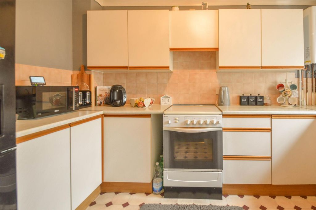 Property photo 2 of 4