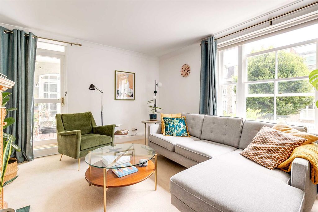 Property photo 2 of 12