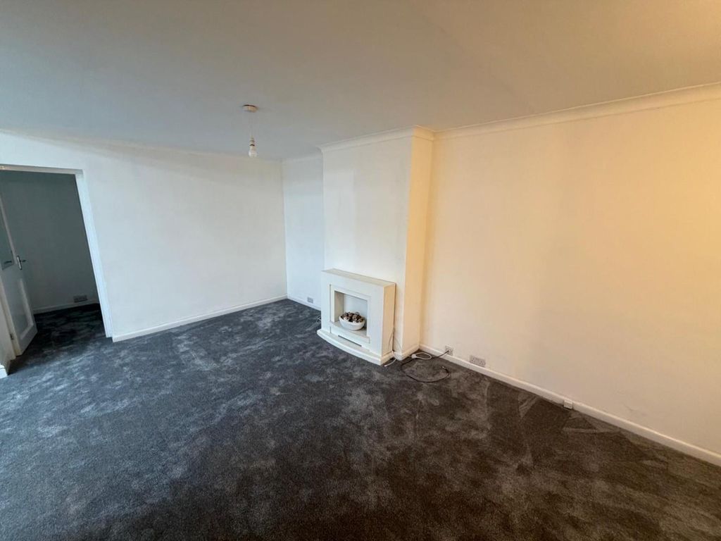 Property photo 3 of 12 3.Jpeg