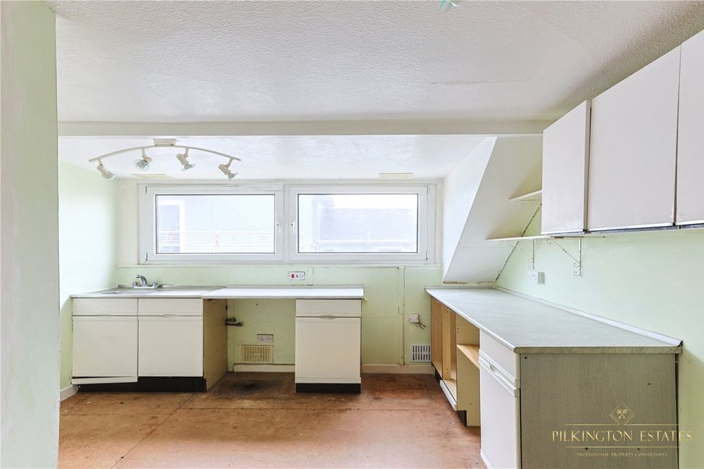2 bed flat for saleWestleigh, Sea Hill, Seaton, Devon EX12 photo 5