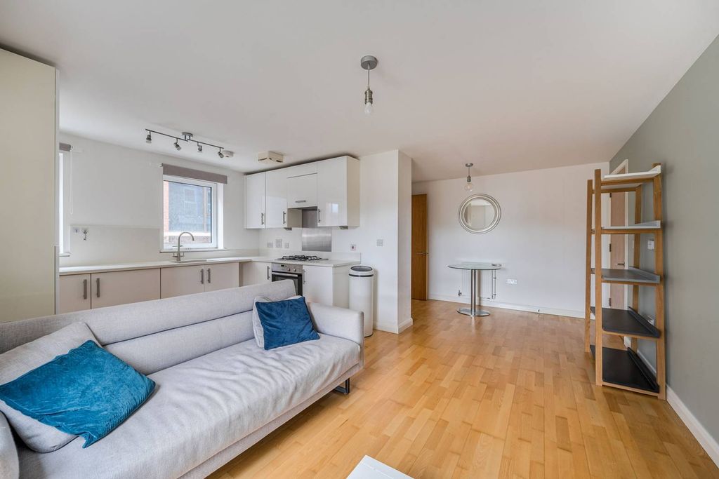 Property photo 3 of 10