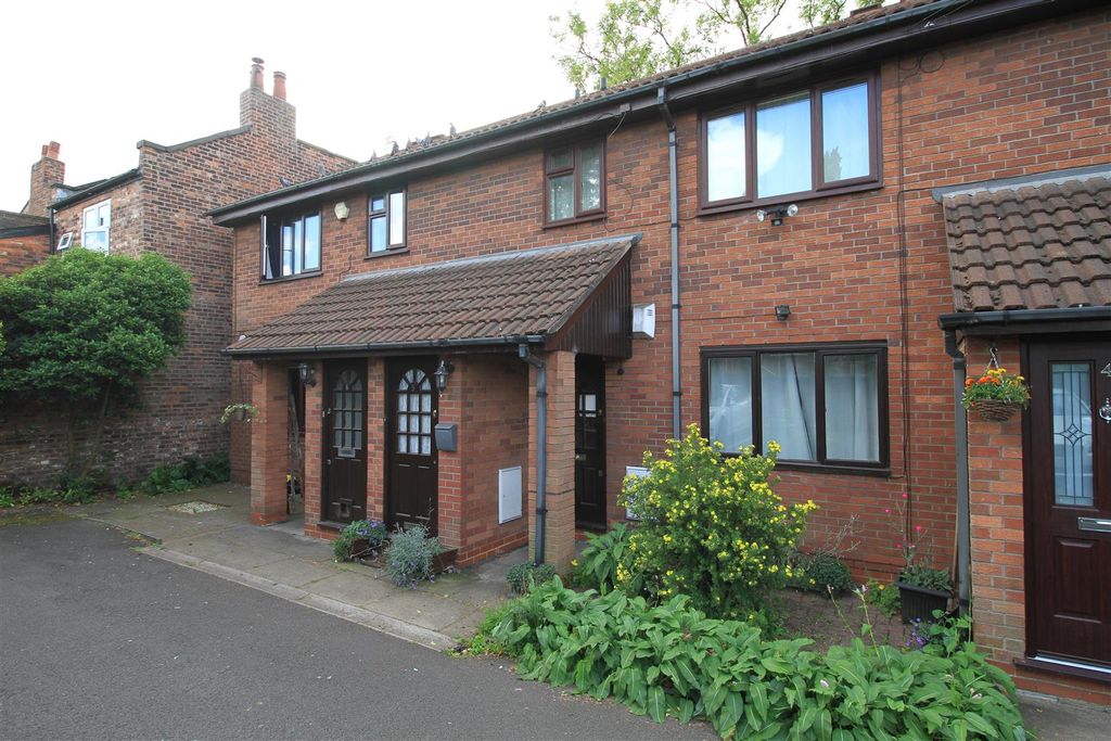 Property photo 1 of 9 Entrance.Jpg