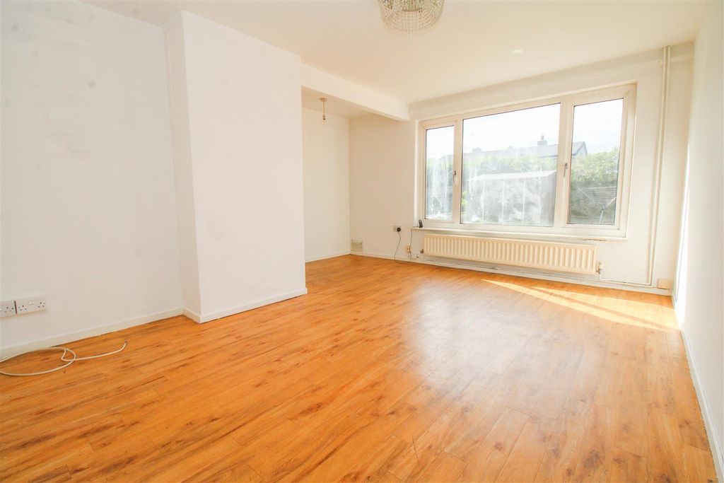 Property photo 2 of 9 Img_4907.Jpg