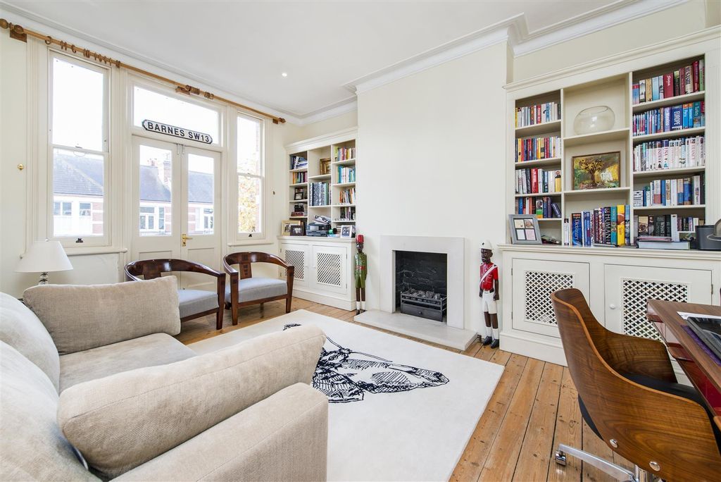 Property photo 1 of 9