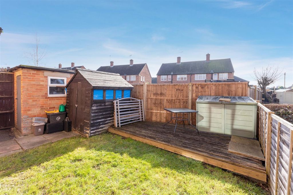 Property photo 3 of 14 27 Hall Meadow-15.Jpg