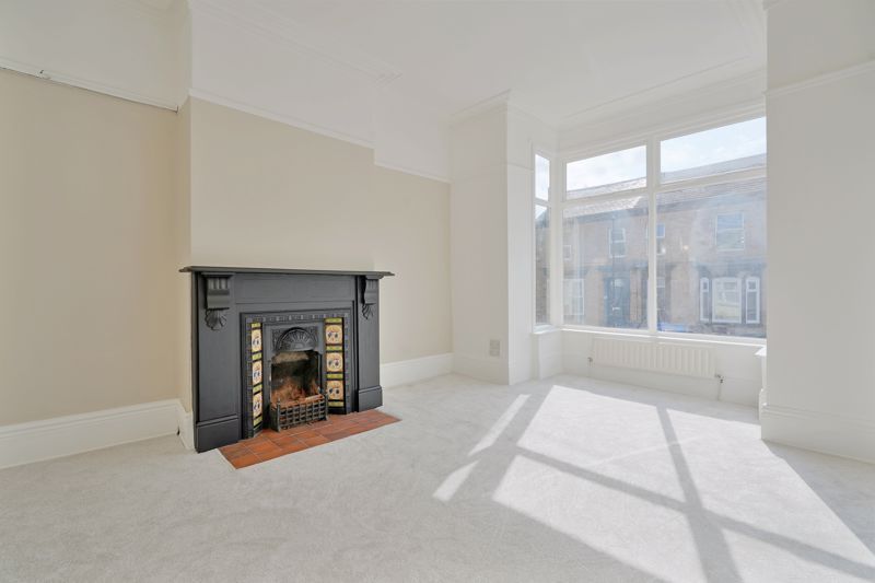 Property photo 2 of 23 Lounge