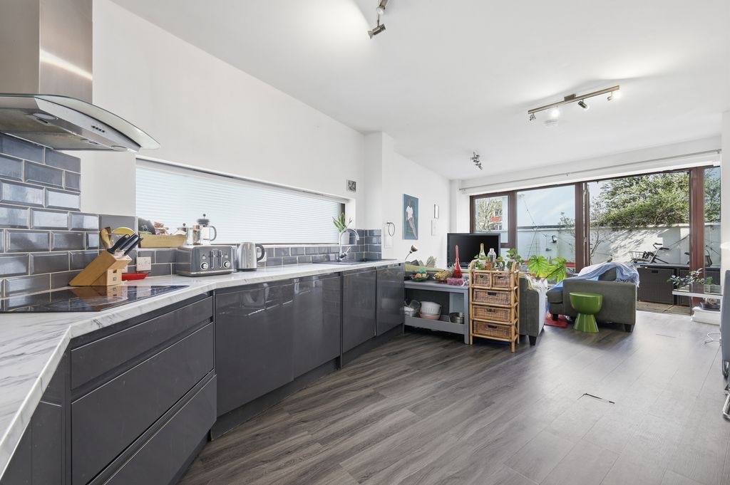 Property photo 2 of 22 24_Img_6476