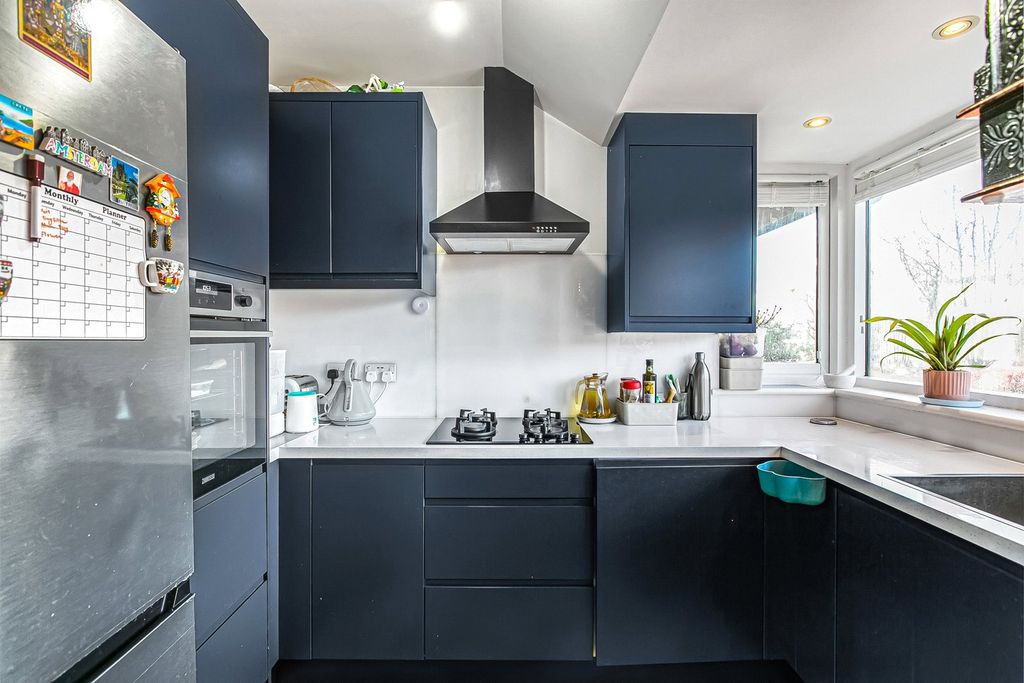 Property photo 3 of 14 Kitchen