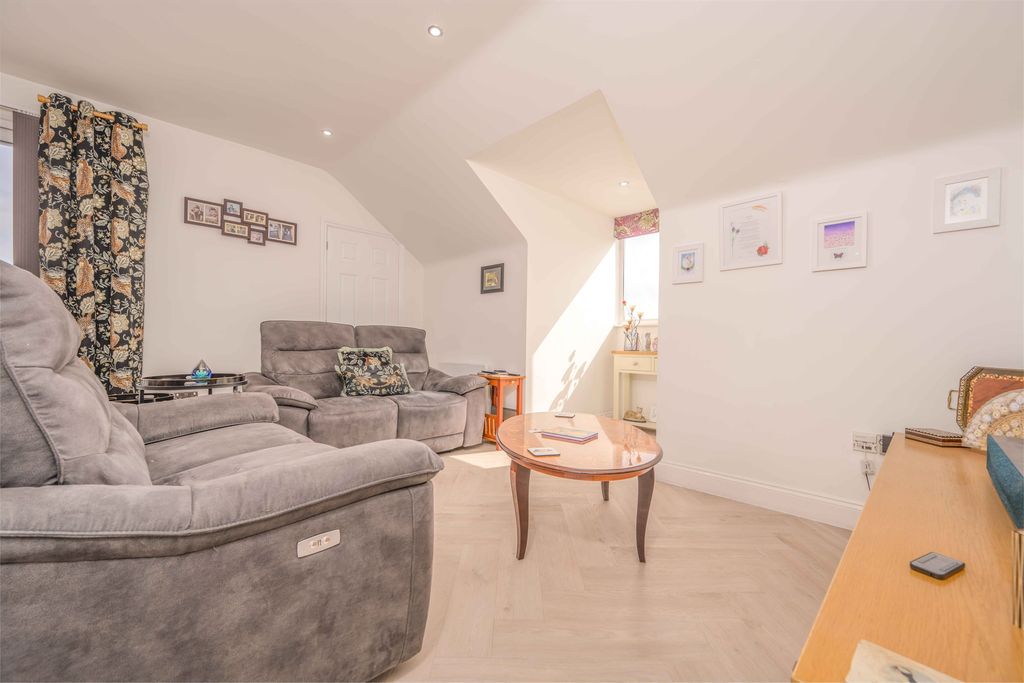 Additional image 13 of 3 bed penthouse for saleDryland Street, Kettering NN16