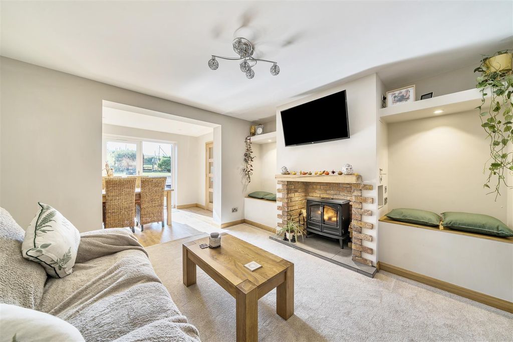 Property photo 2 of 27 1358680-13-68d3d85F3A3c9.Jpg
