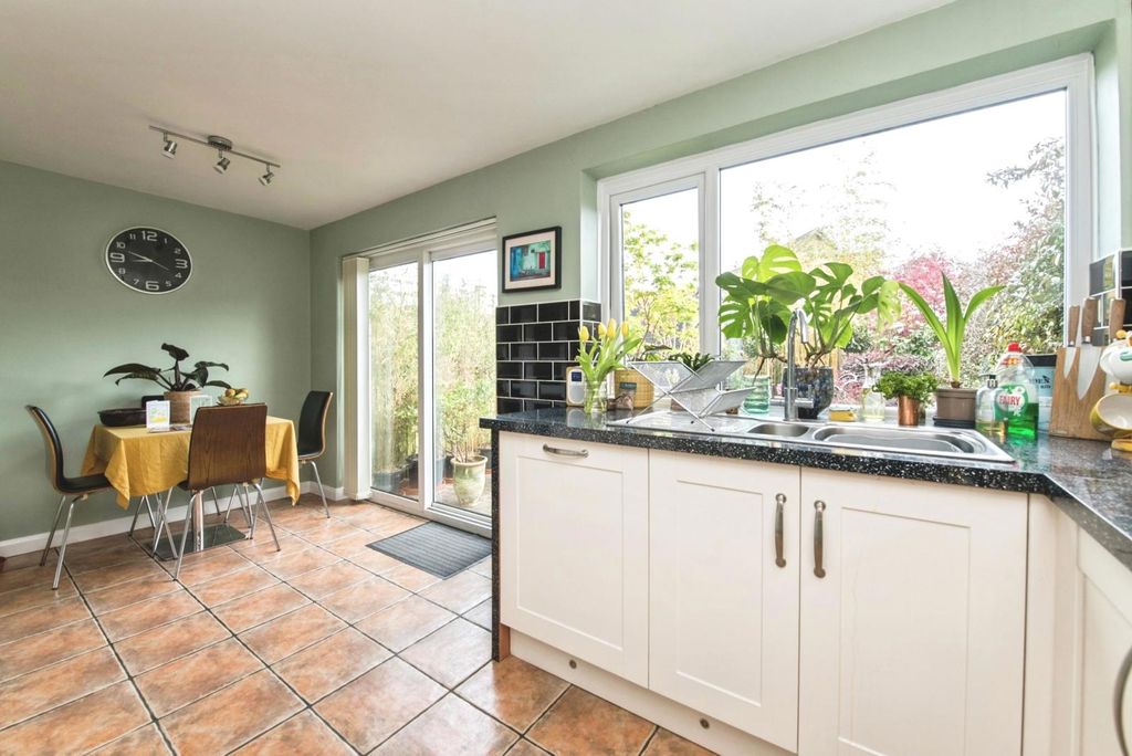 Property photo 3 of 18 Pbox-Img.Jpg