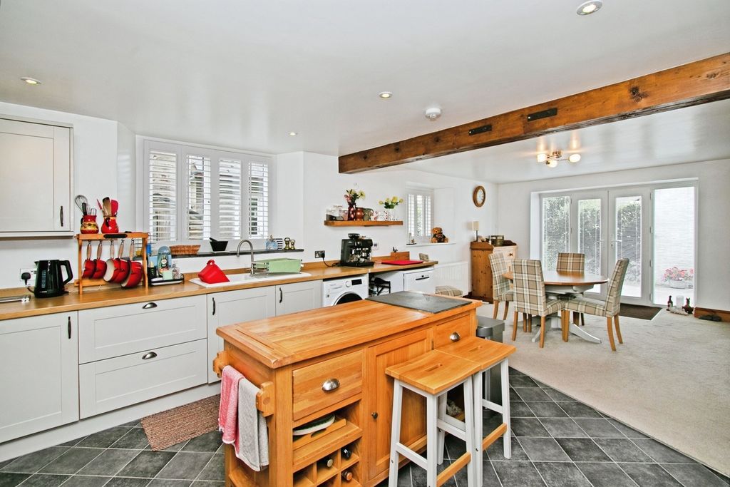 Property photo 3 of 19 Photo