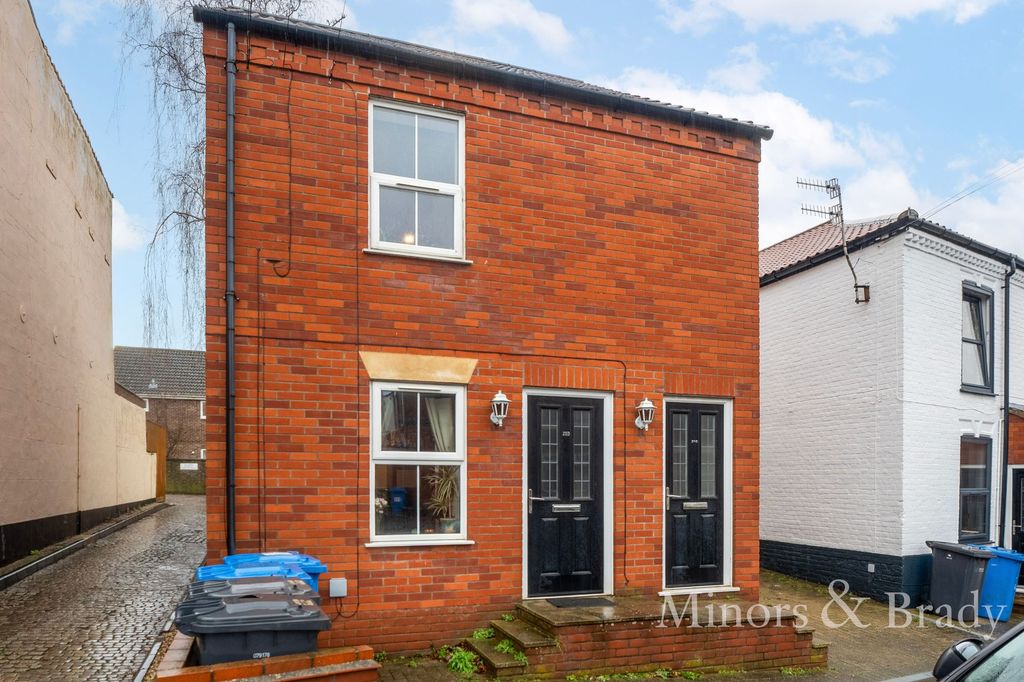 Property photo 1 of 8