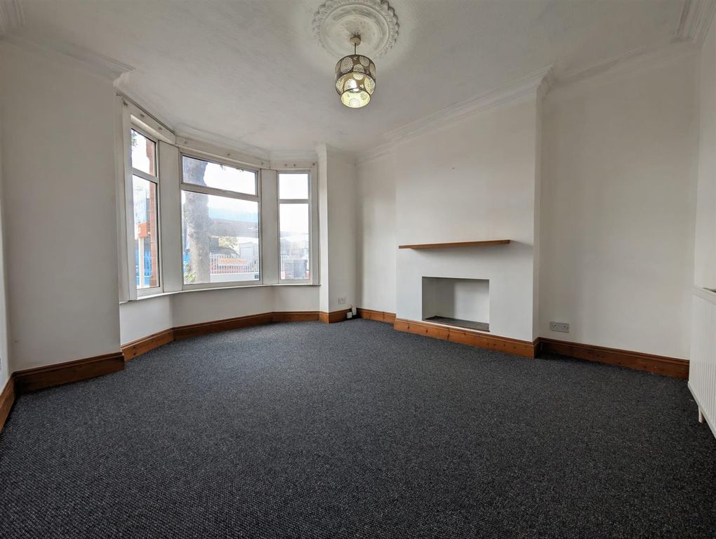 Property photo 3 of 15 Whatsapp Image 2026-08-19 At 11.01.17 Pm.Jpeg