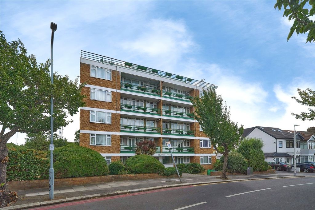 Property photo 2 of 19 Picture No. 03