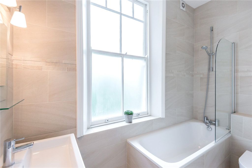 Property photo 3 of 7 Picture No. 01