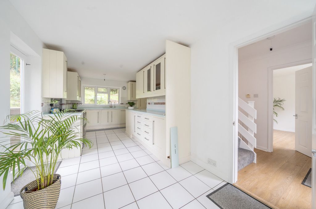 Property photo 3 of 15 Kitchen Breakfast Rm