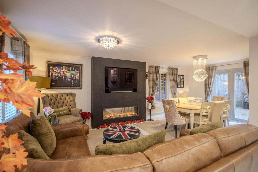 Property photo 2 of 37