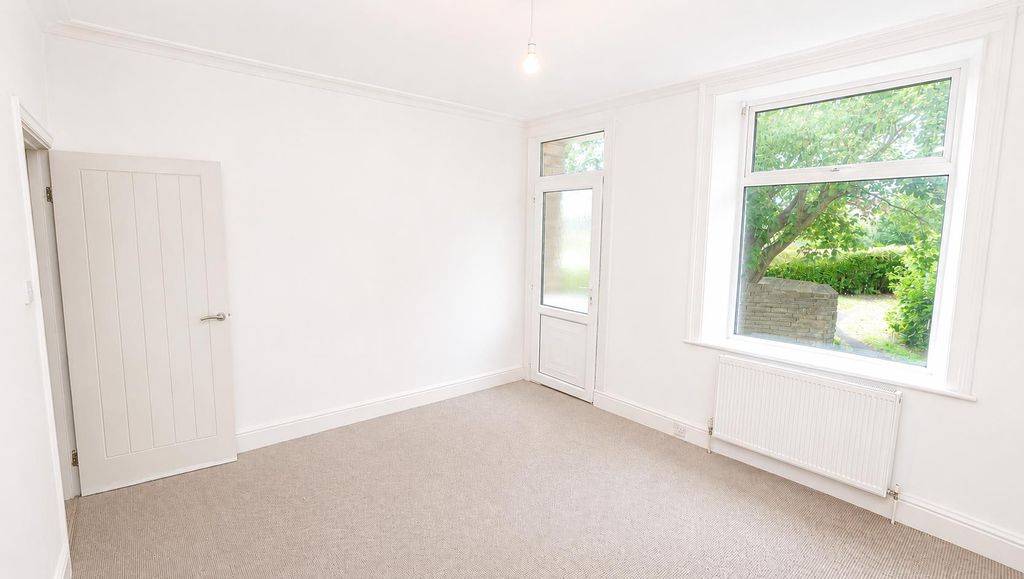 Property photo 3 of 13 Lounge.Png