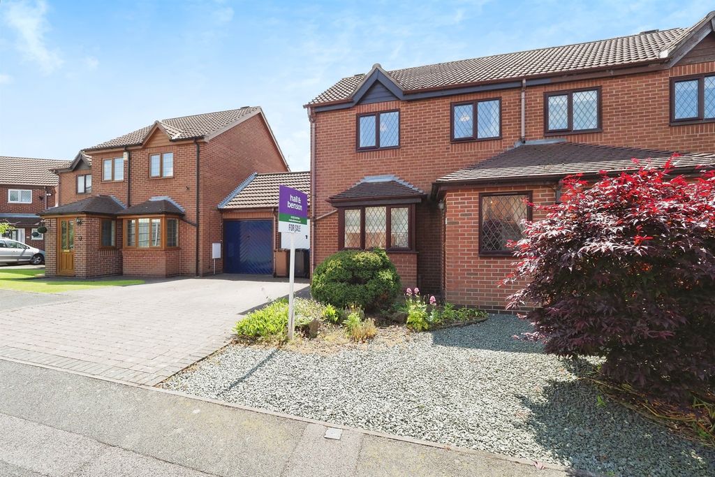 Property photo 2 of 17