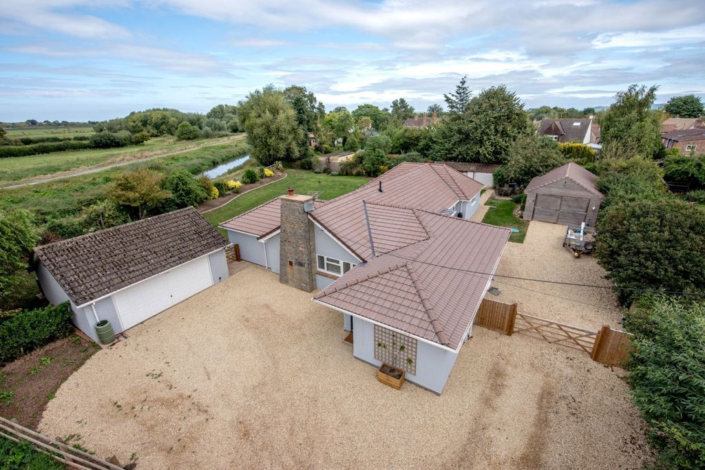Property photo 1 of 21