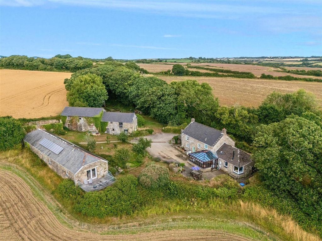 Property photo 1 of 32
