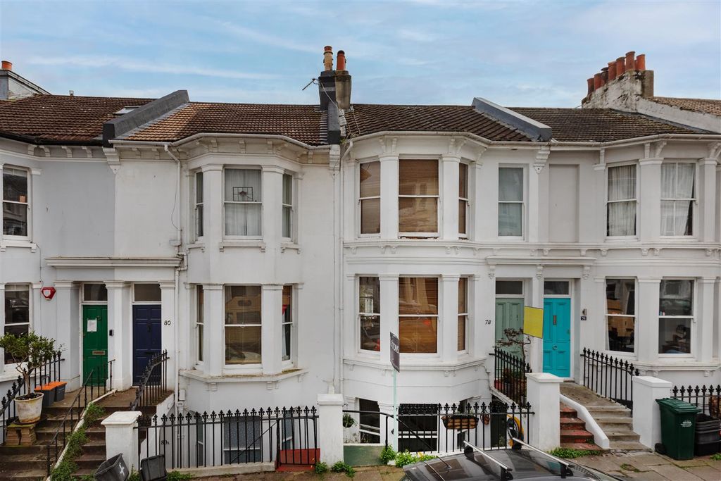 Property photo 3 of 13 Exterior