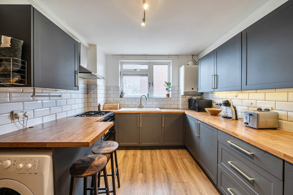 Property photo 2 of 21 1428776-22-69B821...