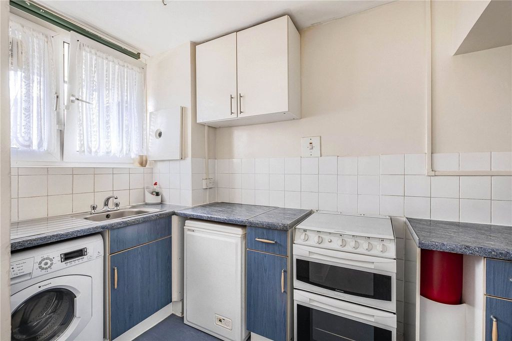 Property photo 2 of 17 Kitchen