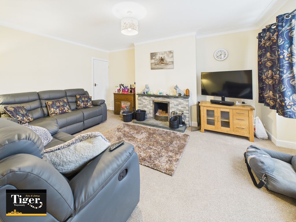 Property photo 2 of 14 Cam02176G0-Pr0802-Still010