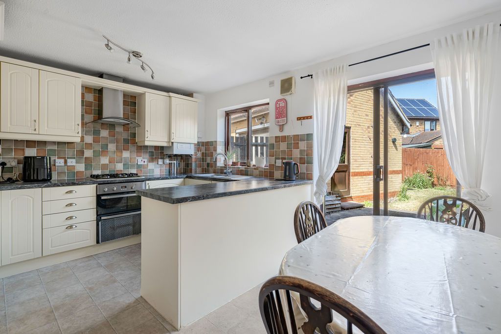 Property photo 3 of 17 Kitchen/Diner