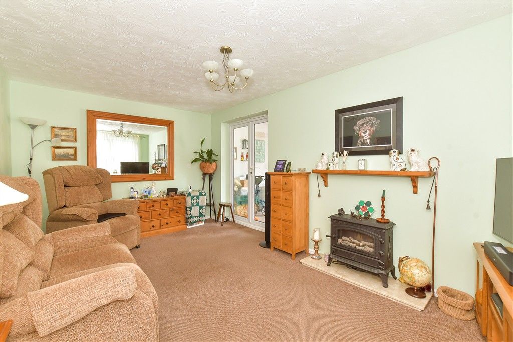 Property photo 1 of 12 Lounge