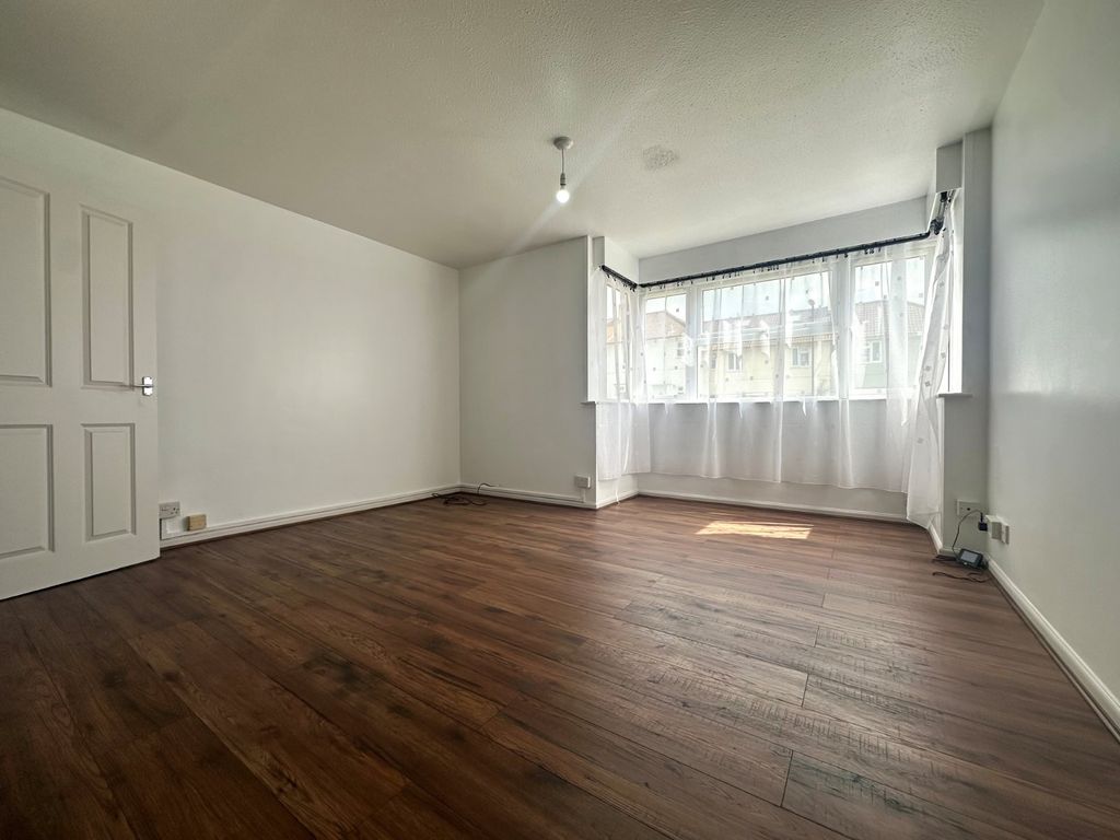 Property photo 2 of 6 Picture No. 03
