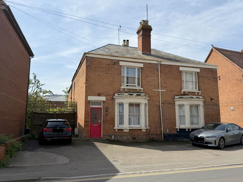 Property photo 1 of 26 3 Bedroom Semi Detached House For Sale