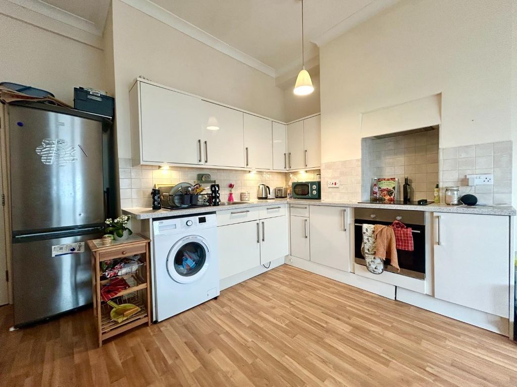 Property photo 3 of 5 Open Plan Living Room:Kitchen.Jpg