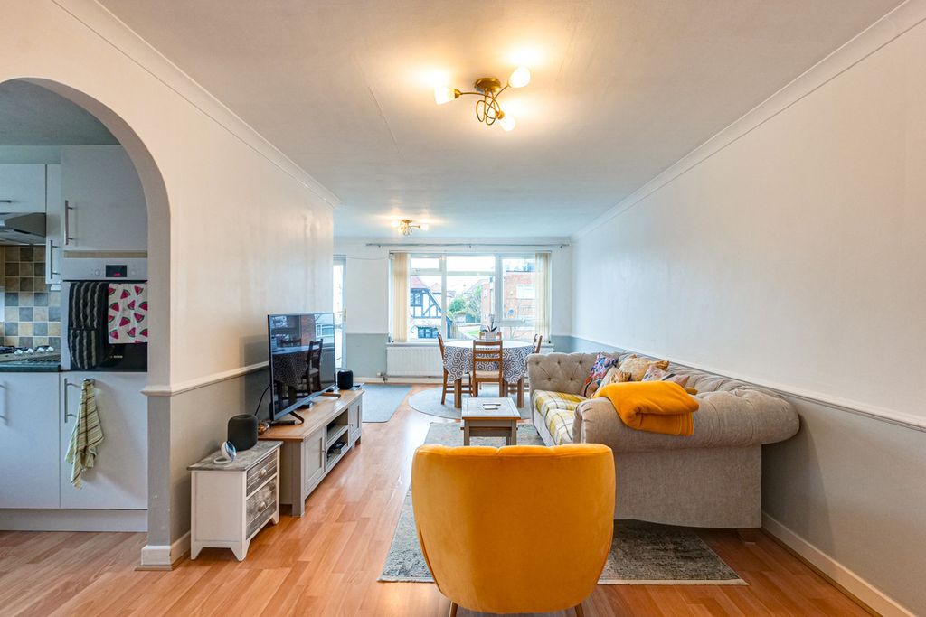 Property photo 2 of 19