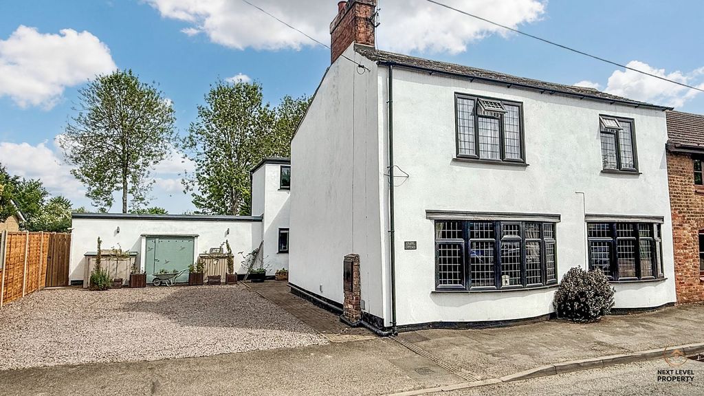 Property photo 1 of 28