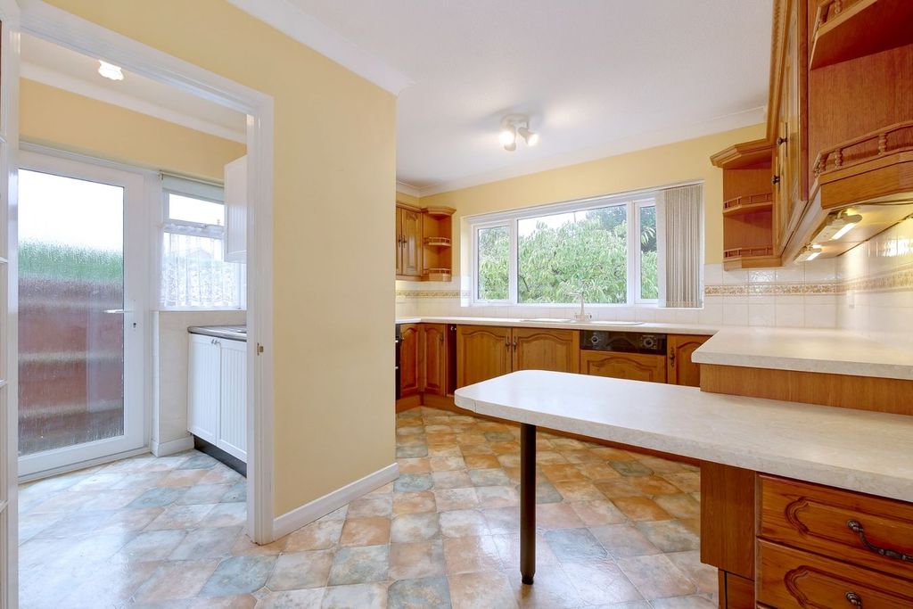 Property photo 3 of 35