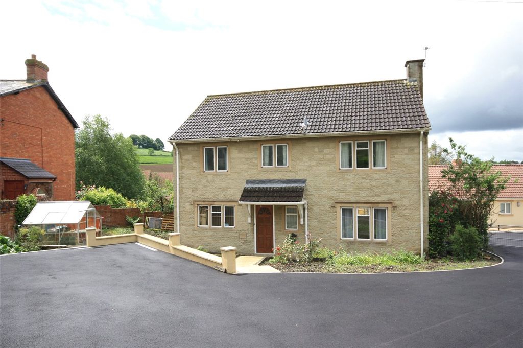 Property photo 1 of 17 Picture No. 02
