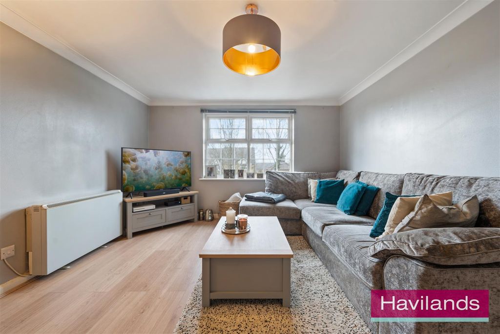 Property photo 3 of 12 Avon House-5.Jpg