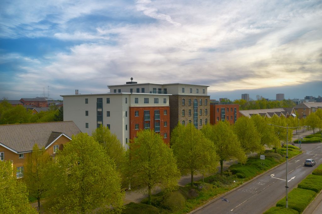 Property photo 1 of 14 The Granary